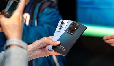 OPPO’nun yeni modeli Reno11 F 5G, Roberto Carlos’un katıldığı renkli etkinlikle tanıtıldı