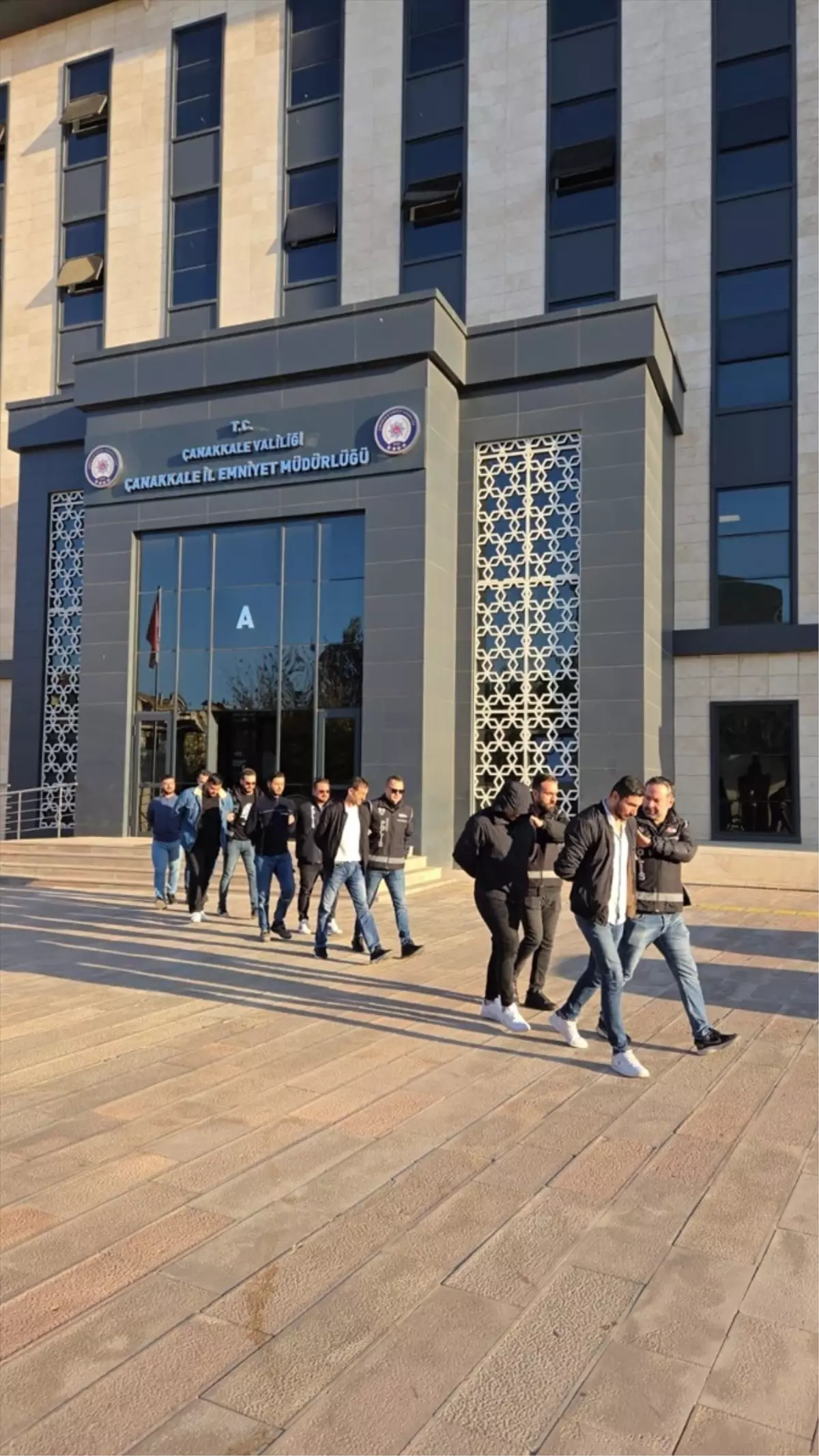 Çanakkale ve Kocaeli’de Kaçak Silah Operasyonu