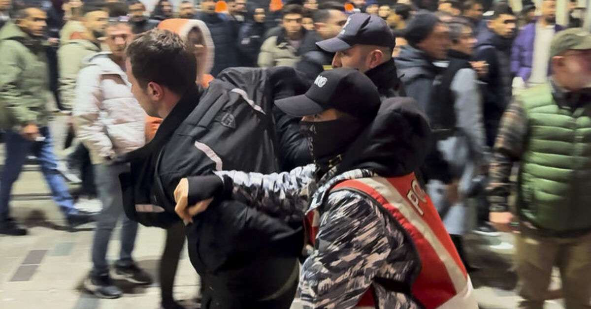 İstiklal Caddesi’nde iki grup arasında kavga: 1 gözaltı